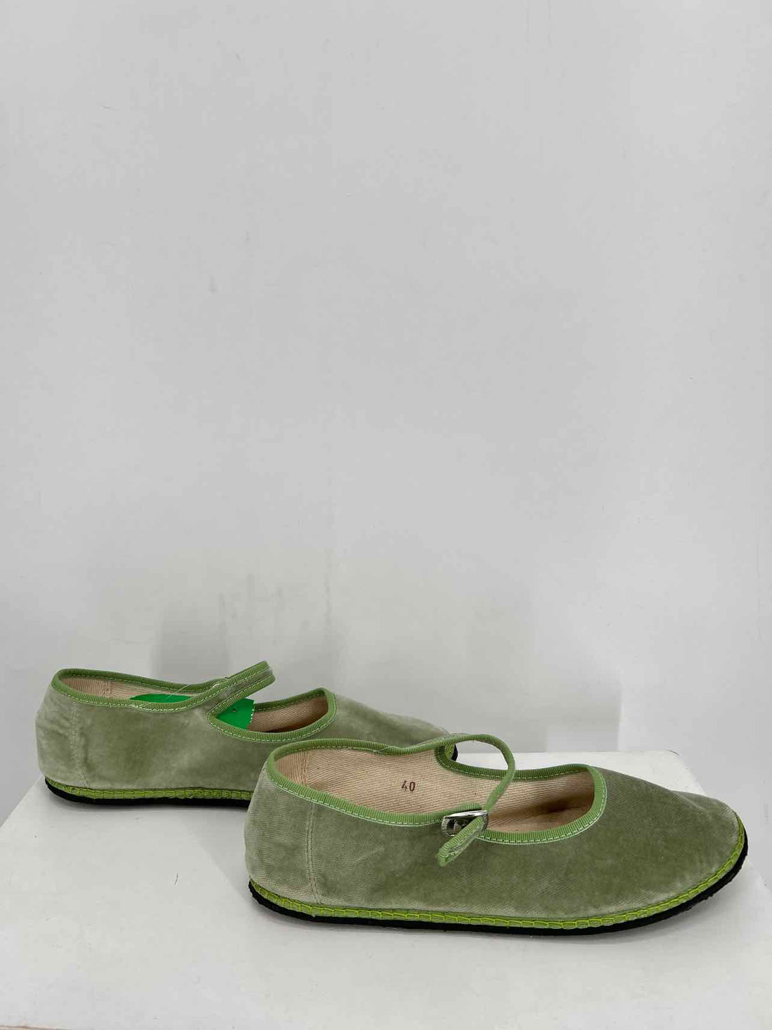 ViBi VENEZIA Women Size 40 Green Flats