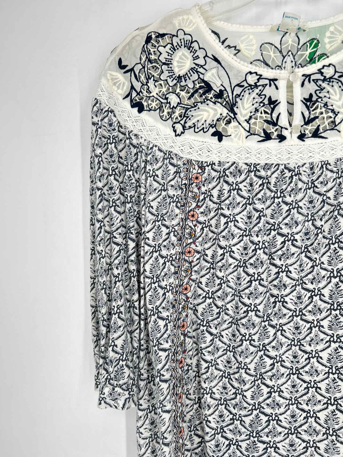 Sundance Size S White & Navy Print Long Sleeve