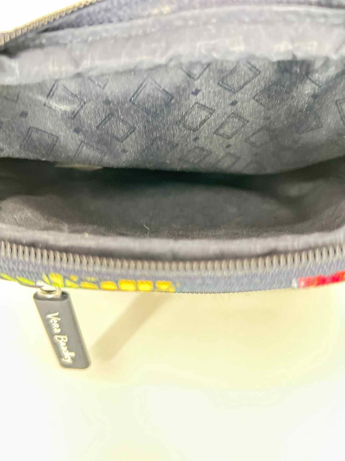 Vera Bradley Navy Print Nylon Pre Owned Crossbody