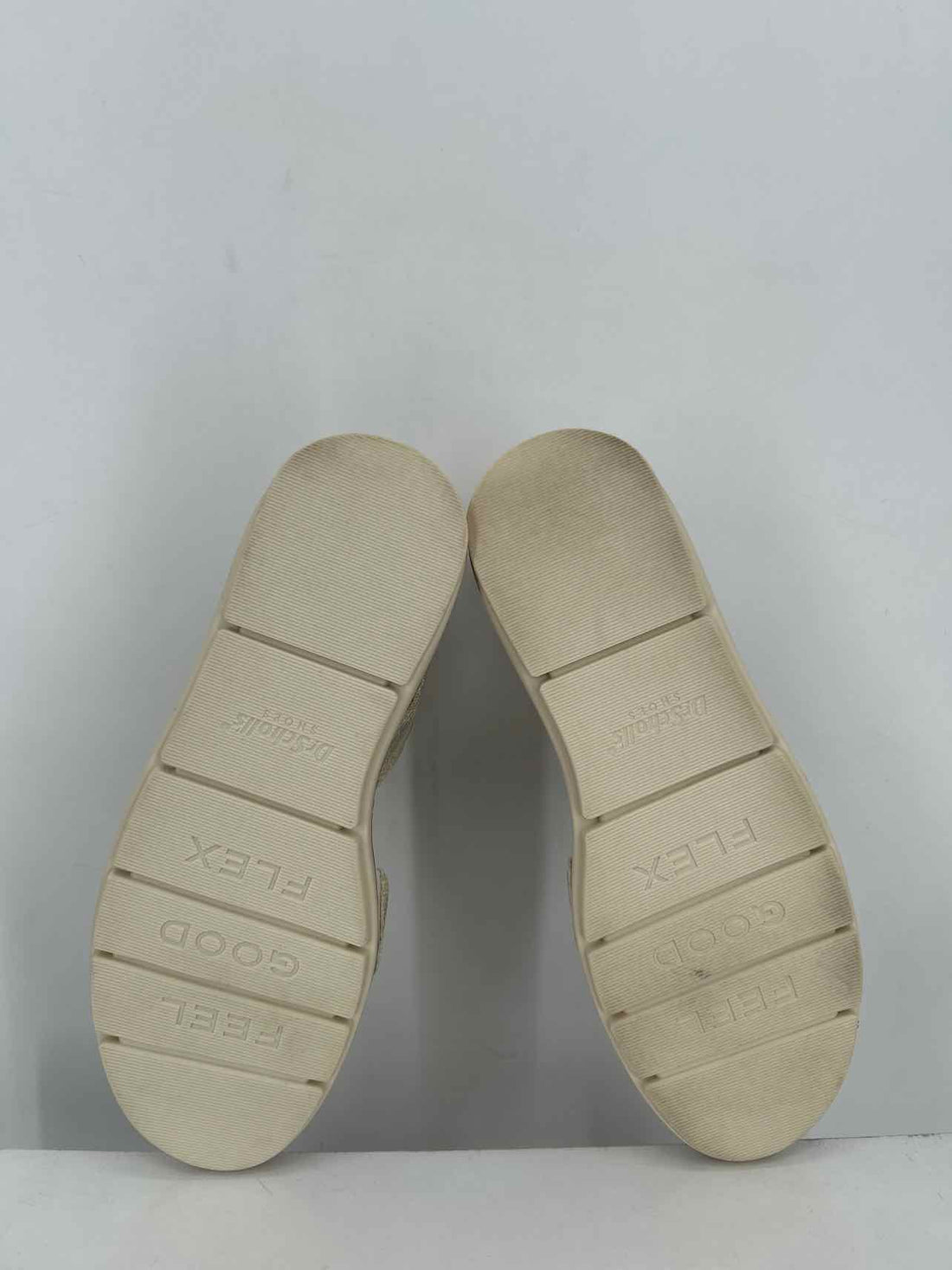 Dr. Scholls Women Size 7.5 Cream & Silver Sandals
