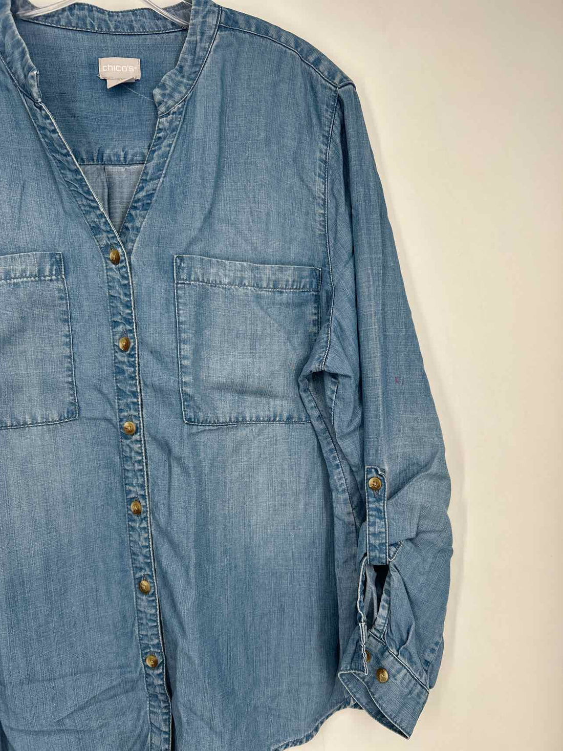 Chicos Size 2 (12/14) Light Chambray Long Sleeve