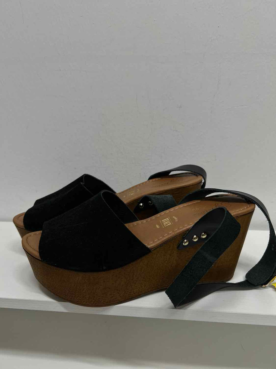 Seychelles Women Size 7.5 Black Wedges