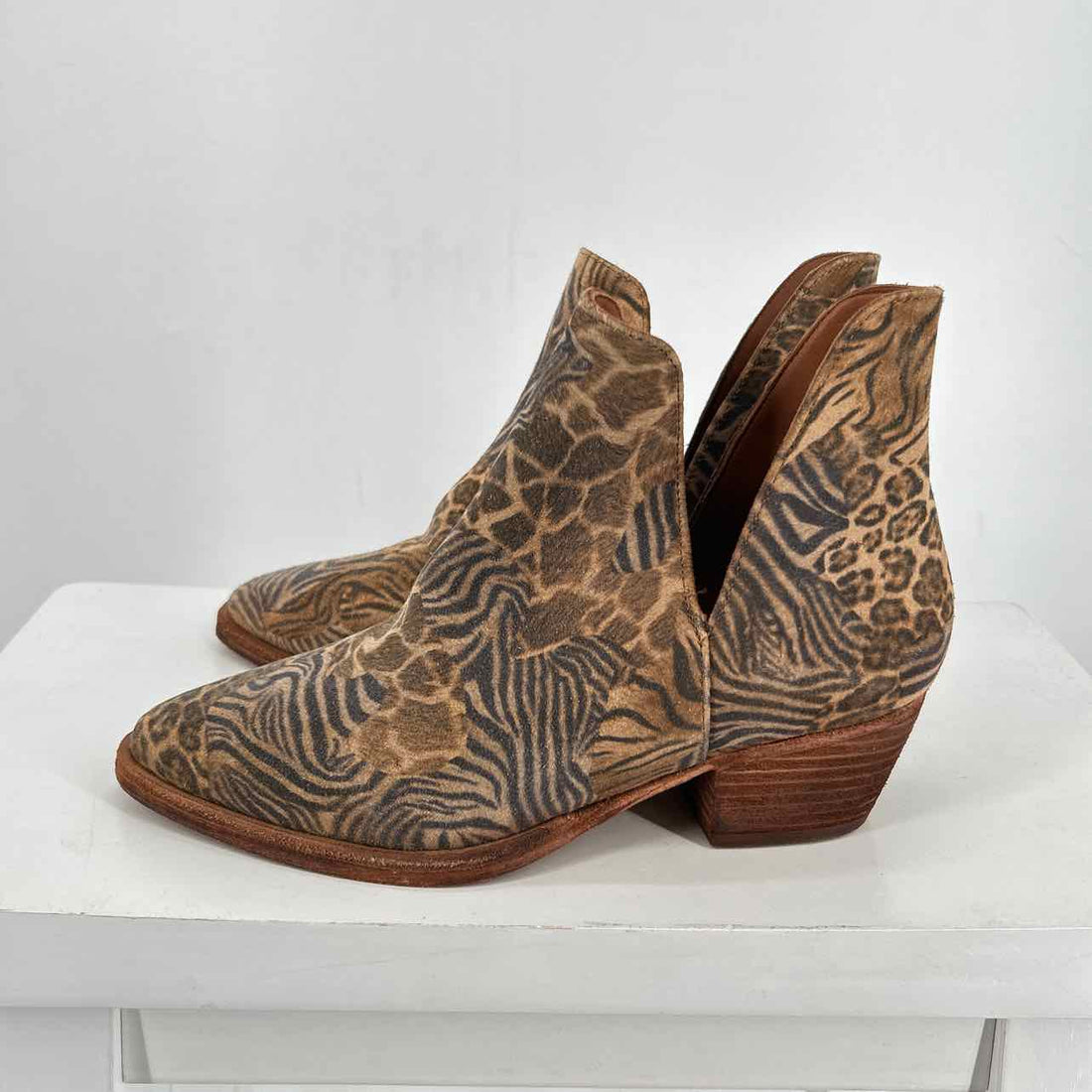 Free People Women Size 36 Animal Print Ankle Boot