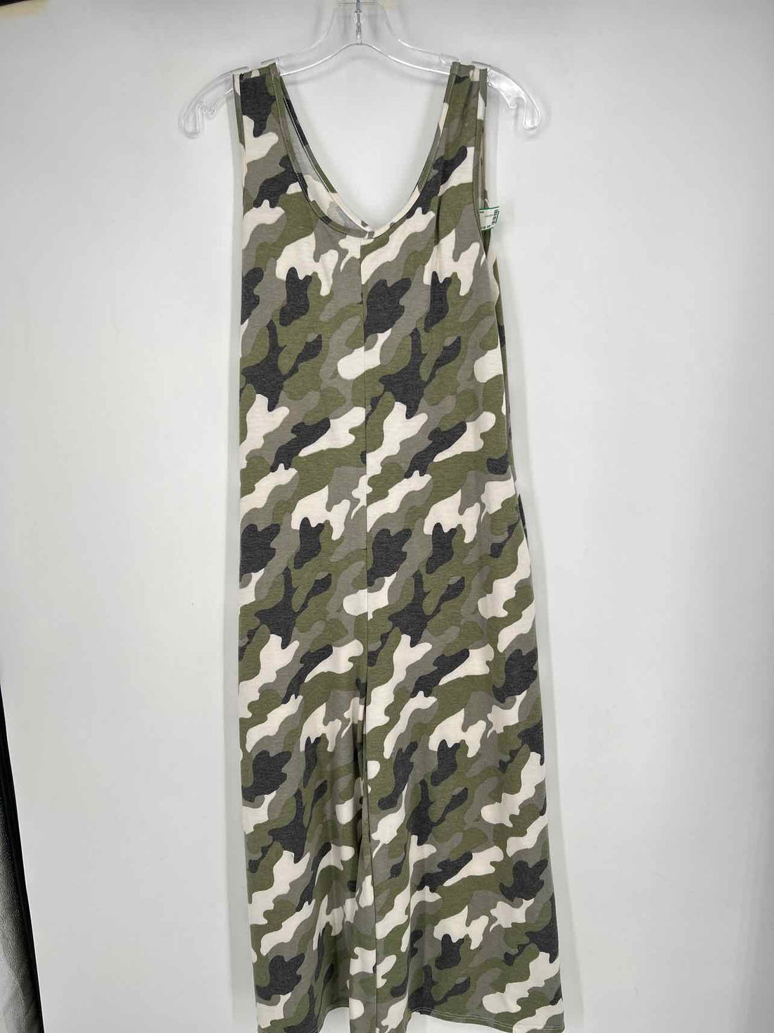 Acting Pro Size M Camo Jumpsuit