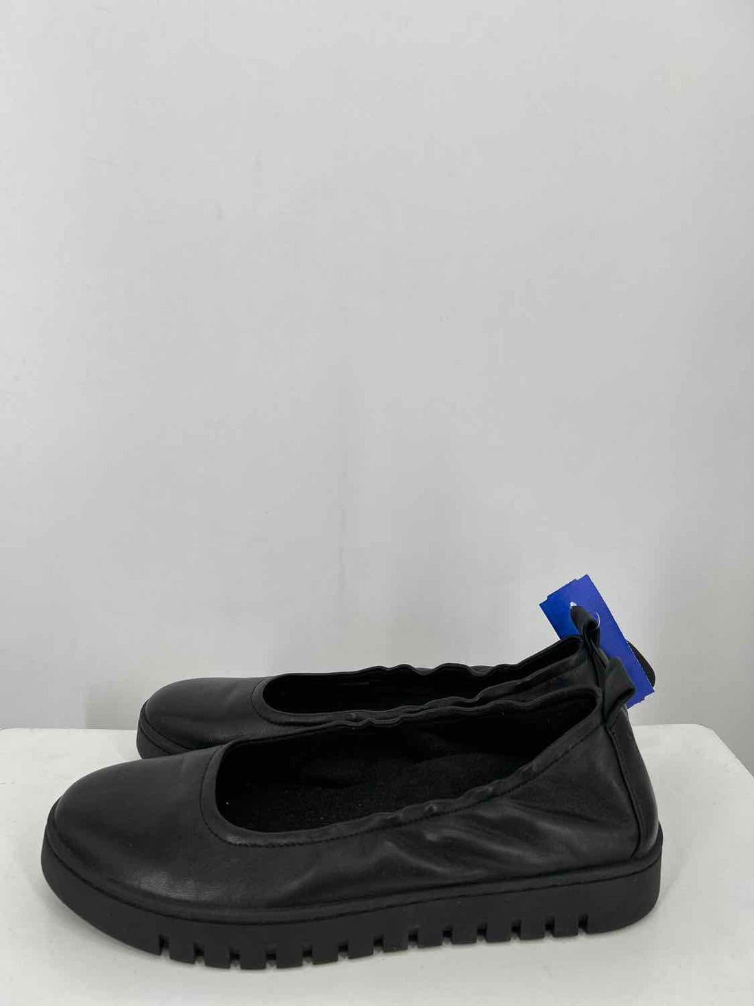 Vionic Women Size 8 Black Flats