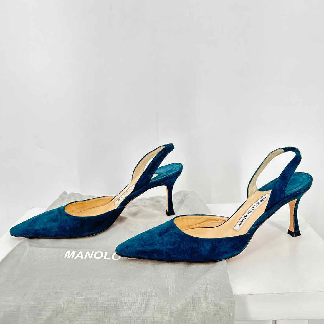 Manolo Blahnik Women Size 37 Blue Suede LUXURY