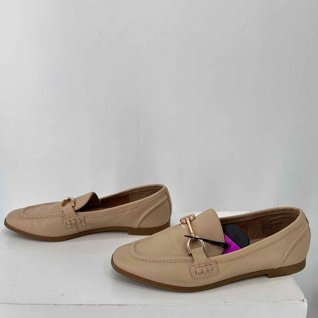 Steve Madden Women Size 8 Beige Loafers