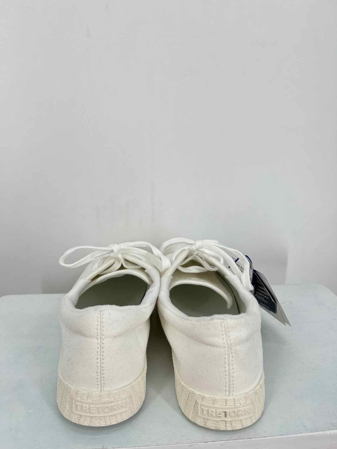 Tretorn Women Size 9.5 White NWT Canvas Sneakers