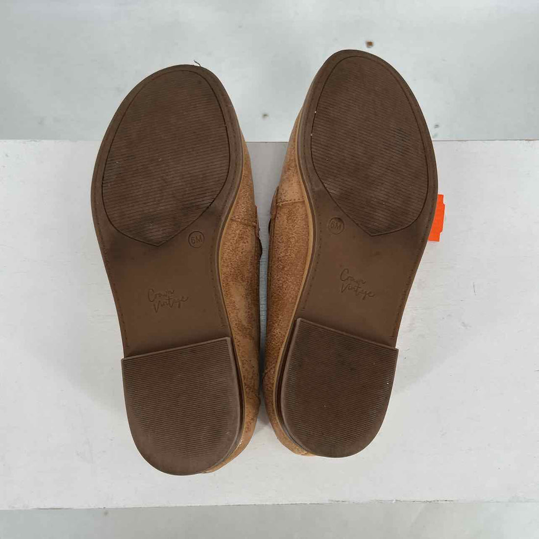 Crown Vintage Women Size 6 Tan Vegan Leather Loafers