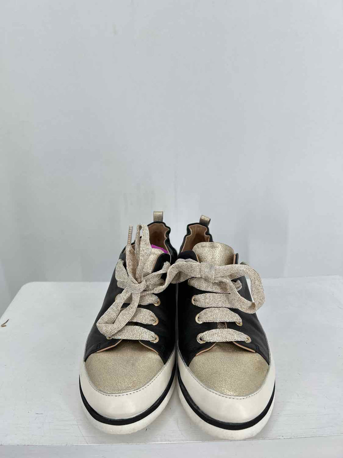 xsa Women Size 37 Black Leather Sneakers