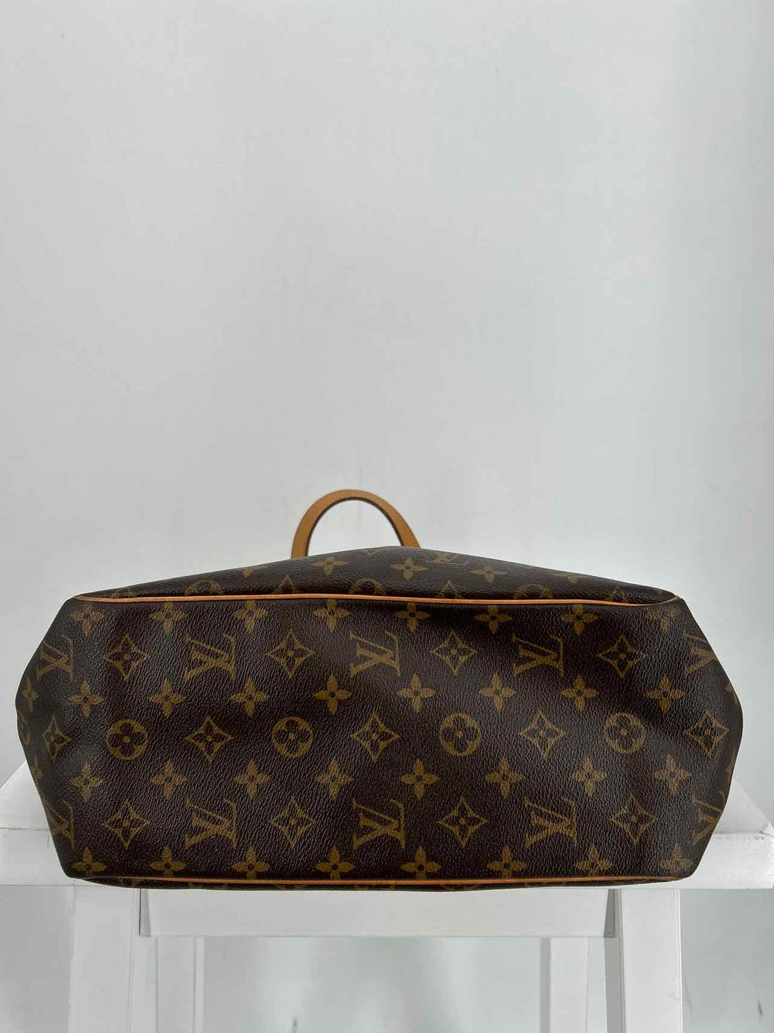 Louis Vuitton Batignolles Vertical Monogram LUXURY
