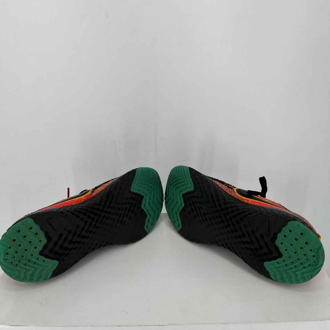 Nike Women Size 8.5 Black Multi Color Sneakers