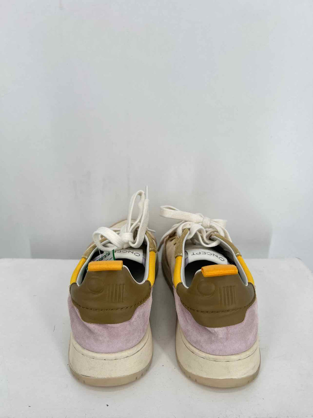 Oncept Women Size 7 Blush Mult Sneakers