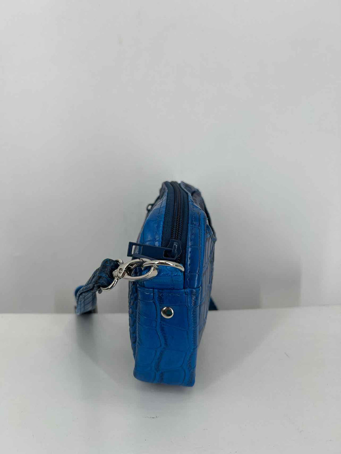 Betsy Lee Blue Faux Croc Embossed Leather Pre Owned Shoulder