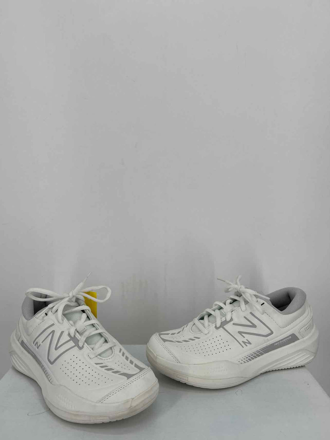 New Balance Women Size 7 White Sneakers