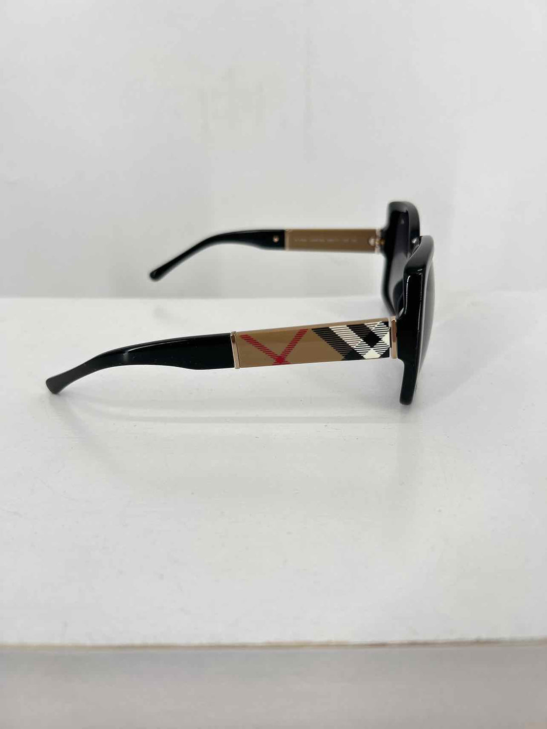 Burberry Sunglasses B4160  Nova Check LUXURY