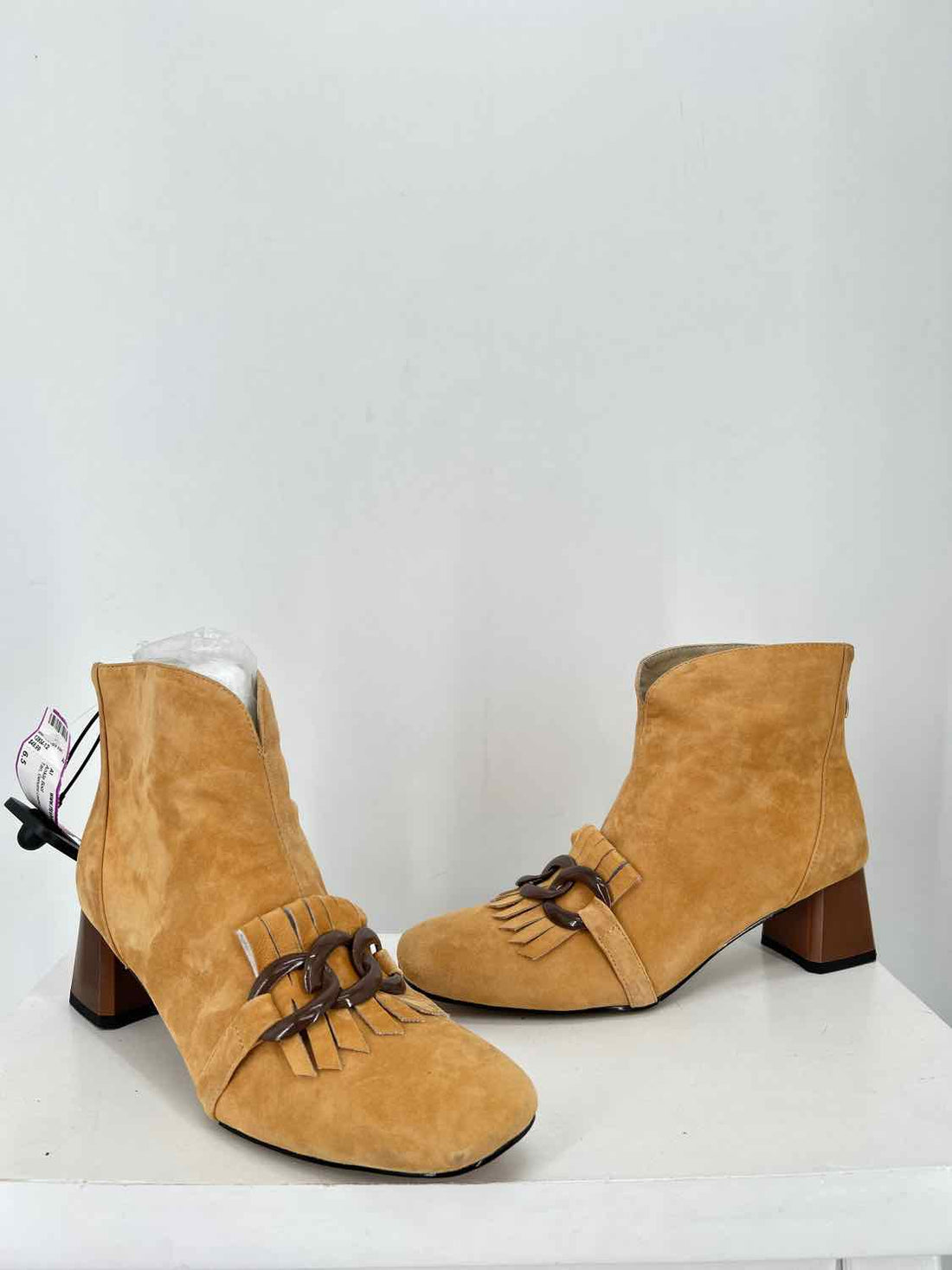 Women Size 6.5 Tan Genuine Leather Ankle Boot