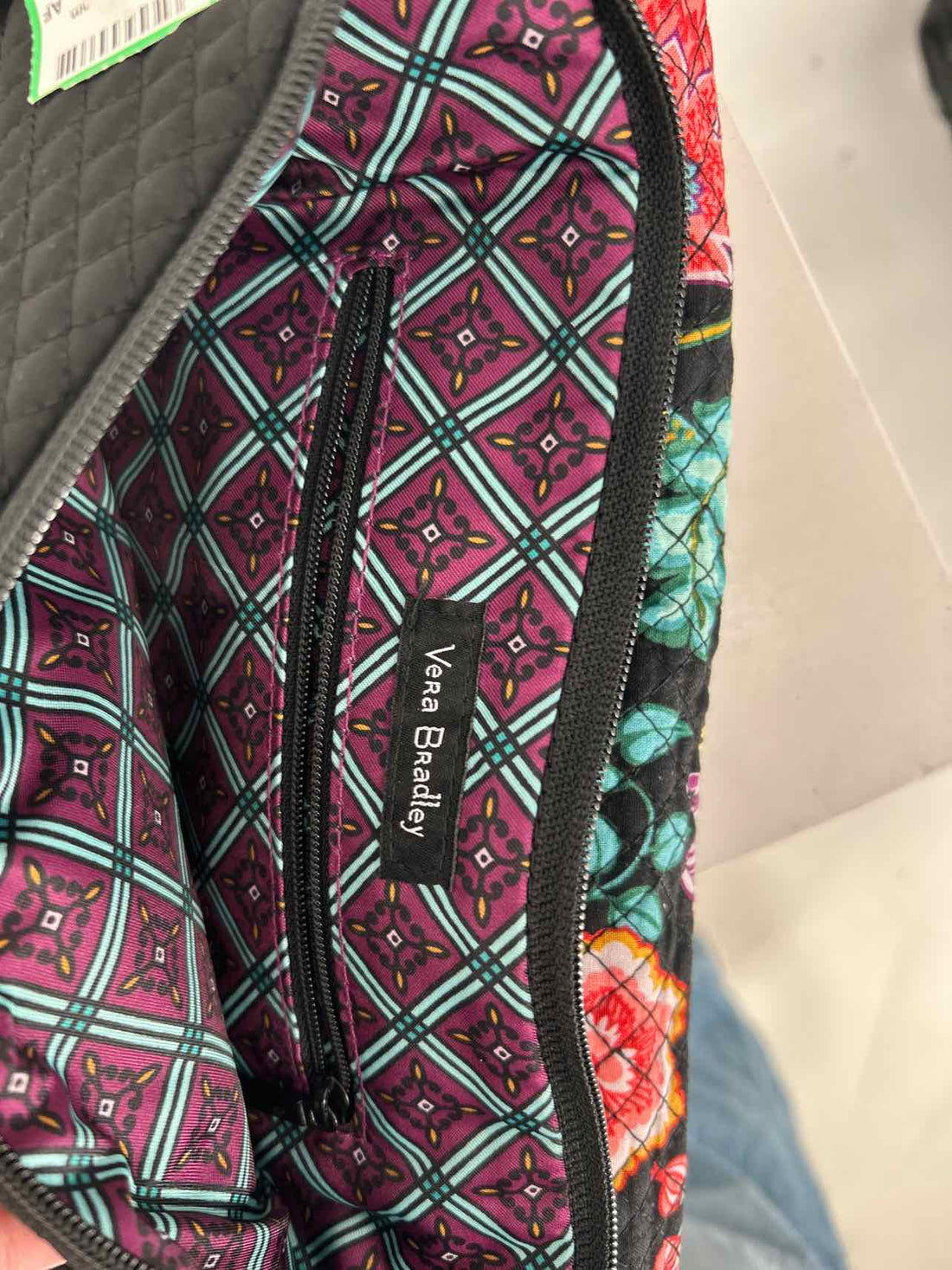 Vera Bradley Black Quilted Pre Owned Crossbody