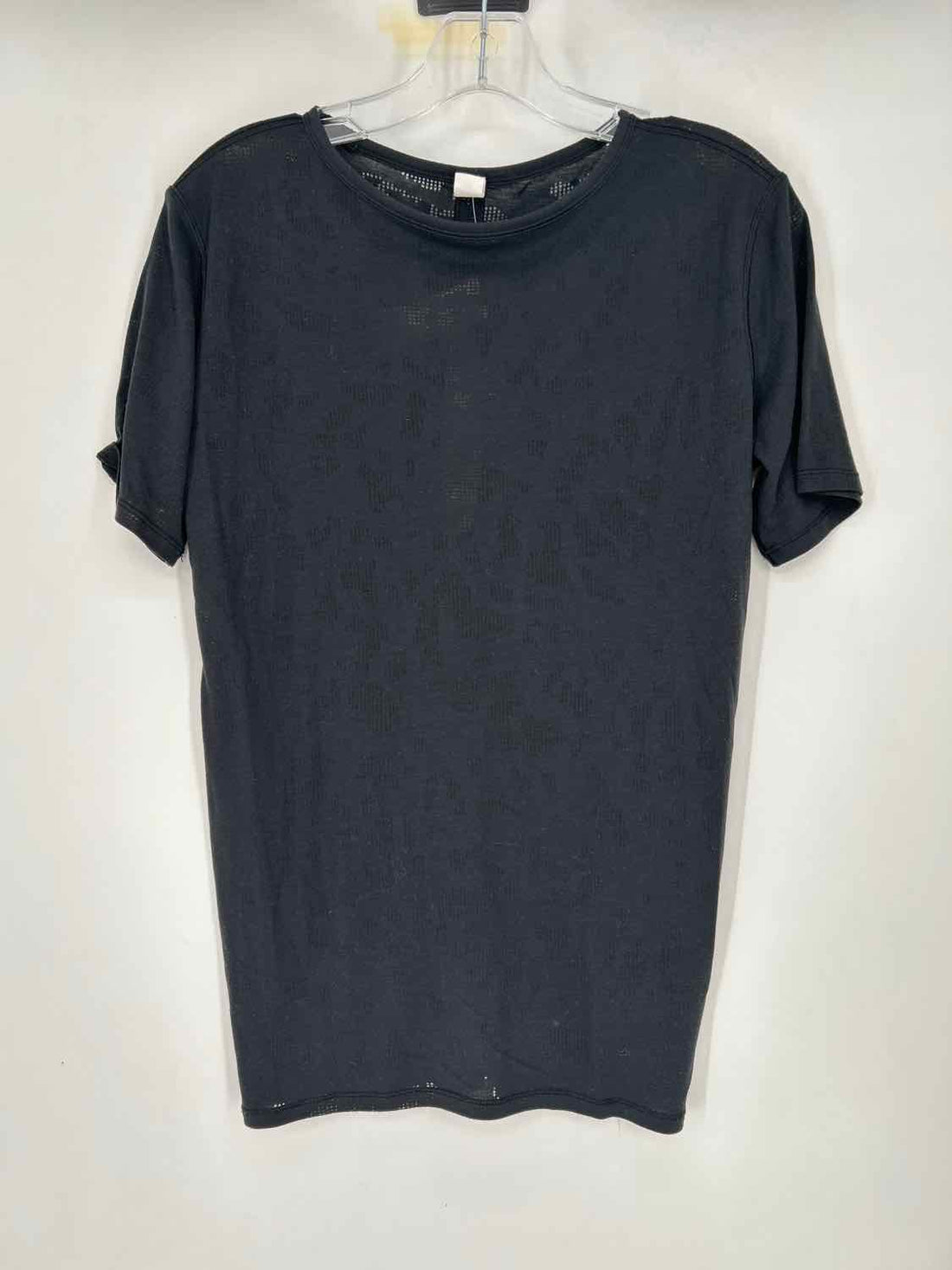 Lululemon Size 4 Black Short Sleeve Active Tops