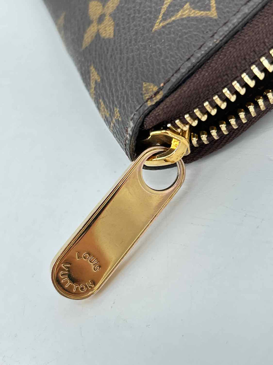 Louis Vuitton Zippy Wallet  Monogram Coated Canvas Pre Owned LUXURY