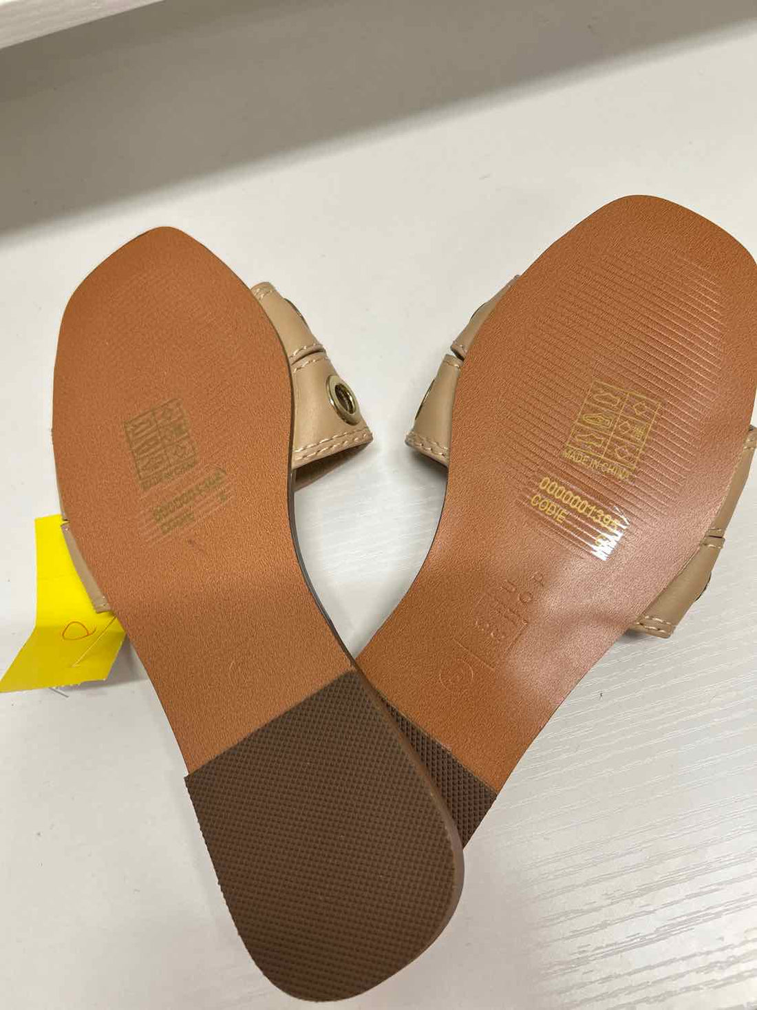 Shu Shop Women Size 6 Beige Sandals