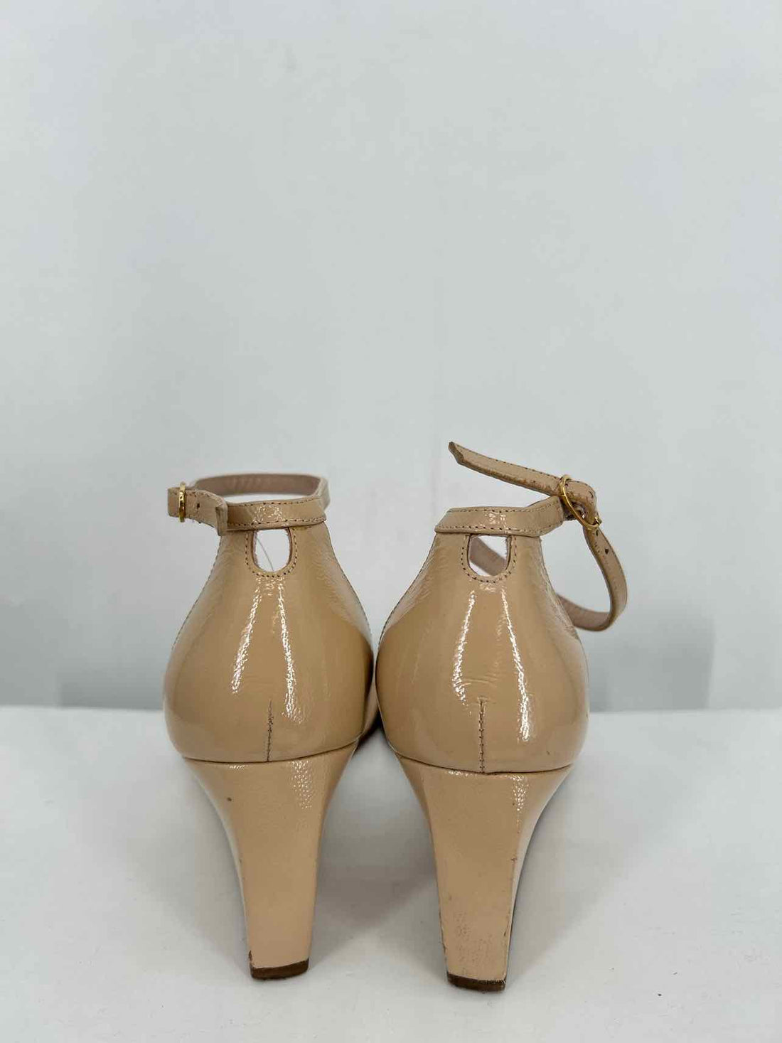 Stuart Weitzman Women Size 8 Nude Patent Leather Wedges