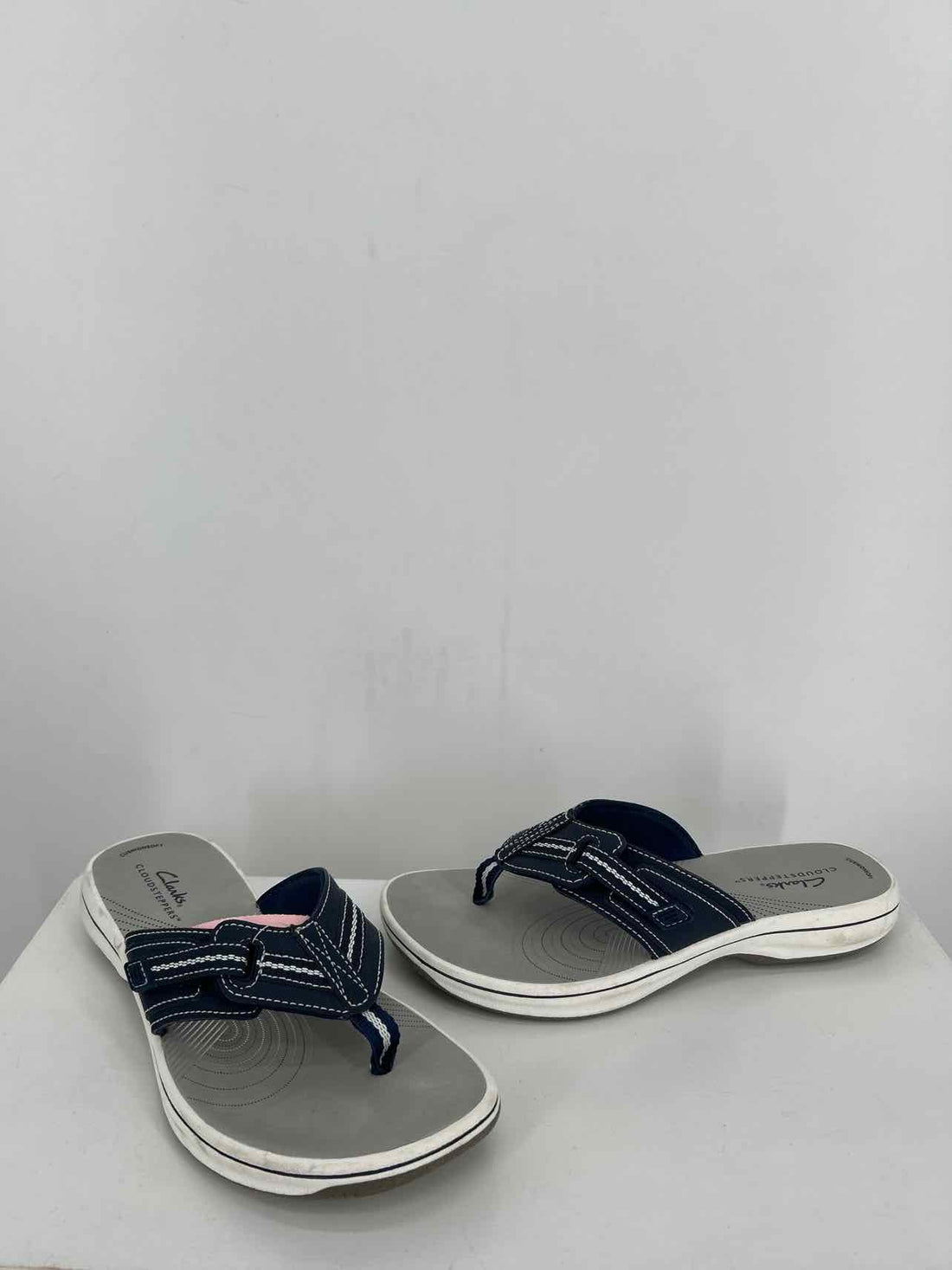 Clarks Women Size 6 Navy & White Sandals