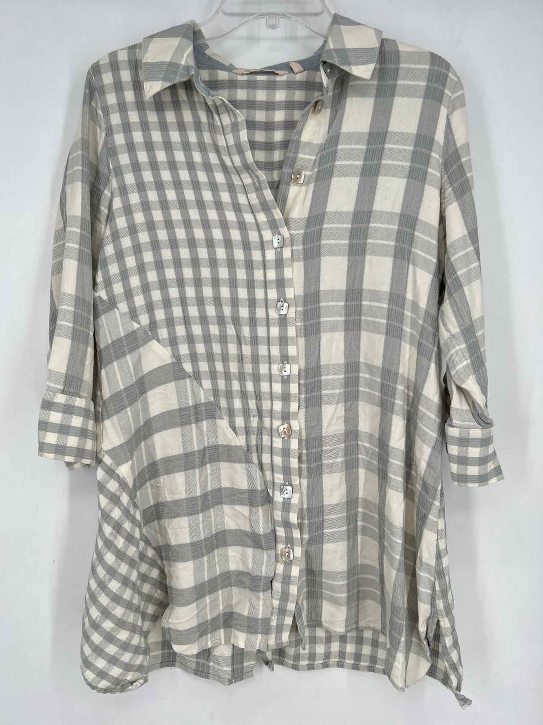 Soft Surroundings Size M White & Sage Long Sleeve