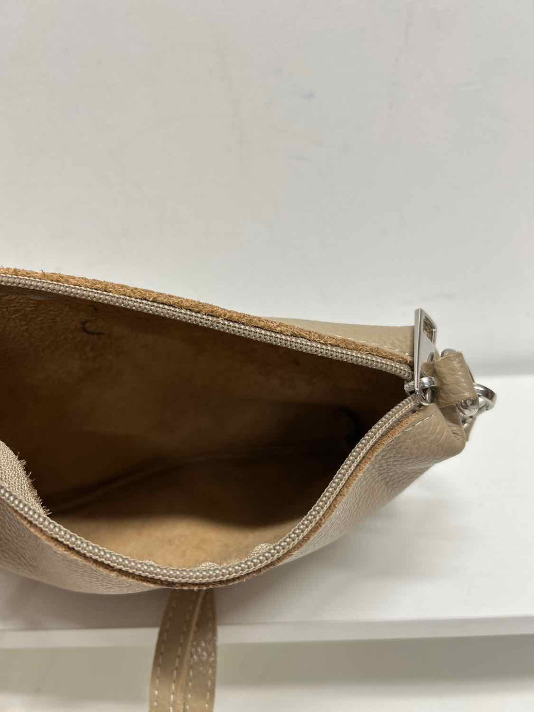 Vera Pelle Beige Pebbled Leather Pre Owned Crossbody