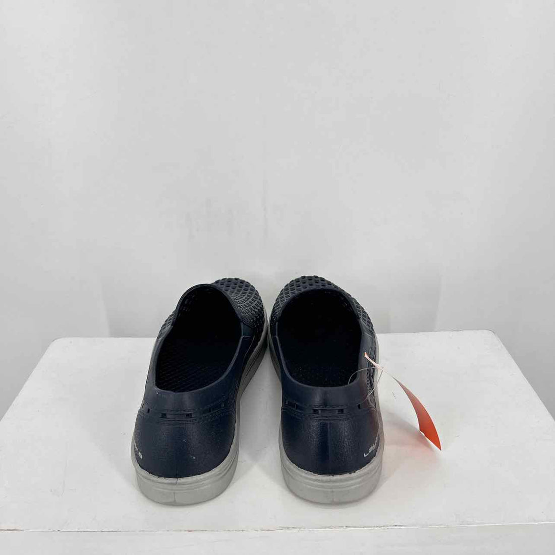 Layer 8 Women Size 8 Navy Sneakers