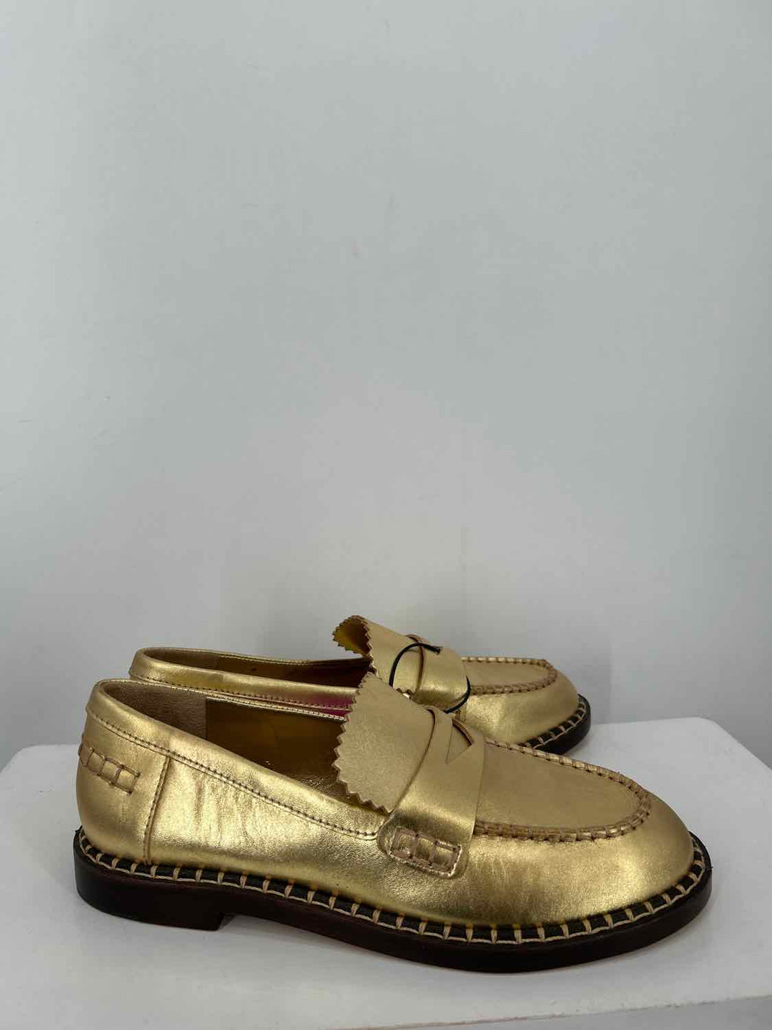 Schultz Women Size 8 Gold Genuine Leather Loafers