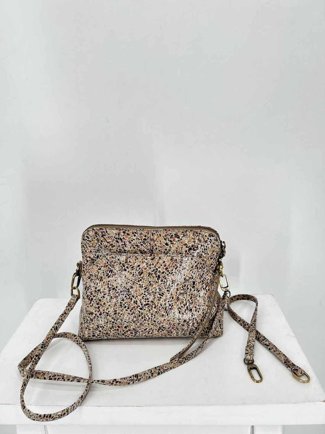 Hobo Beige Print Leather Pre Owned Shoulder