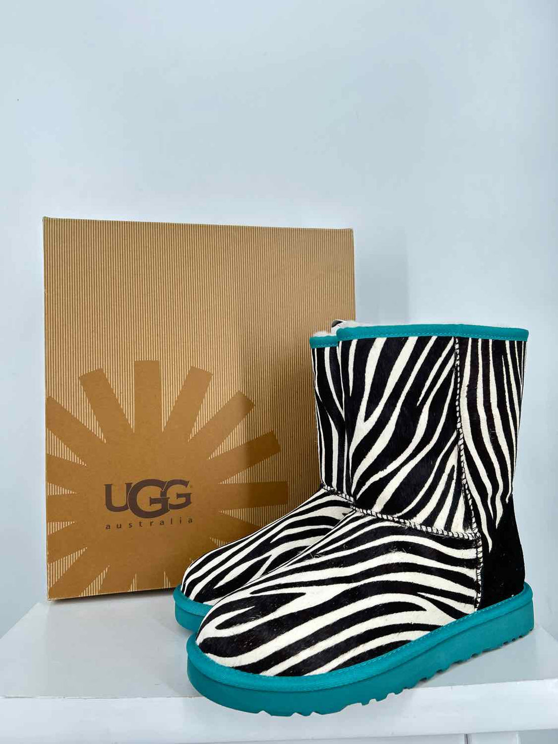 Ugg Women Size 8 Zebra Leather Mid Calf Boot