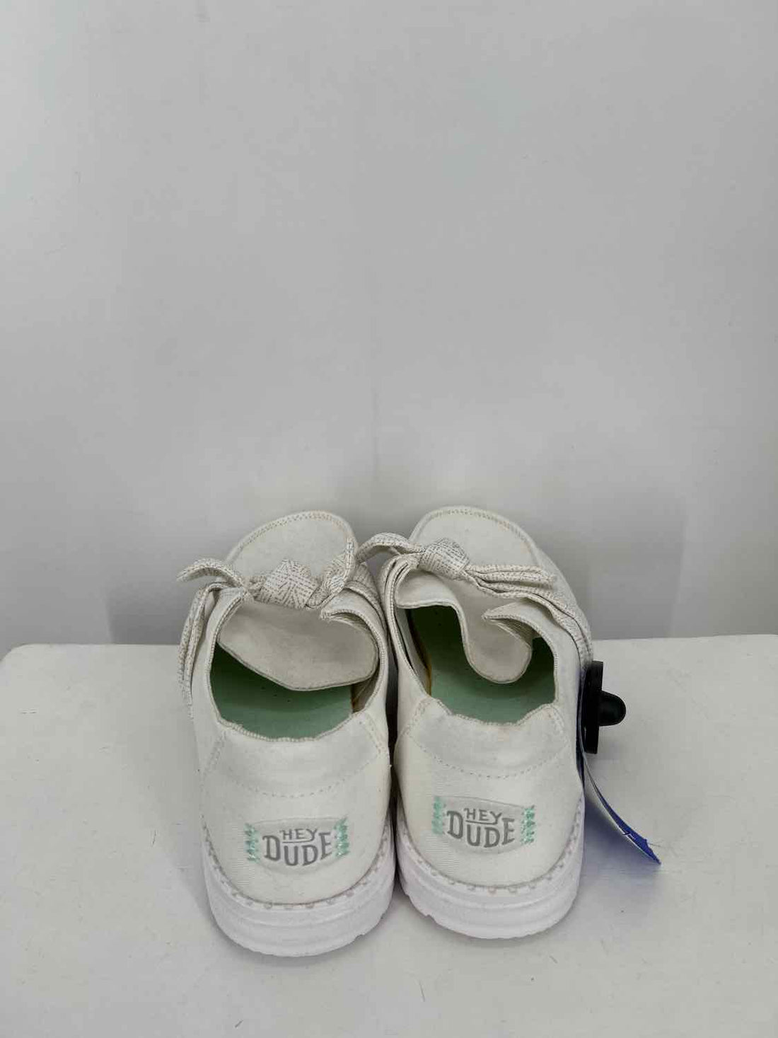 Hey Dude Women Size 8 Whicker Sneakers