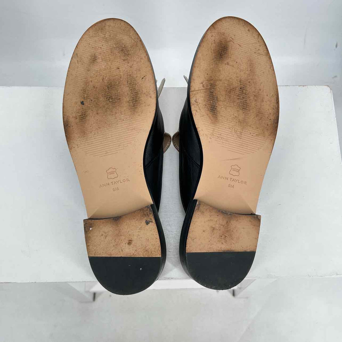 Ann Taylor Women Size 9 Black & Beige Mules