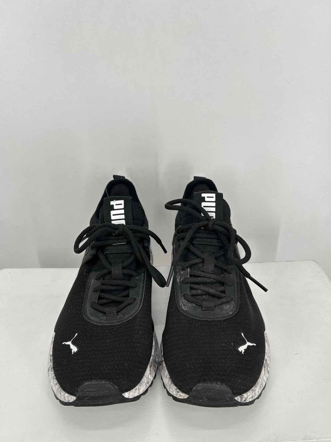 Puma Women Size 8 Black & White Sneakers