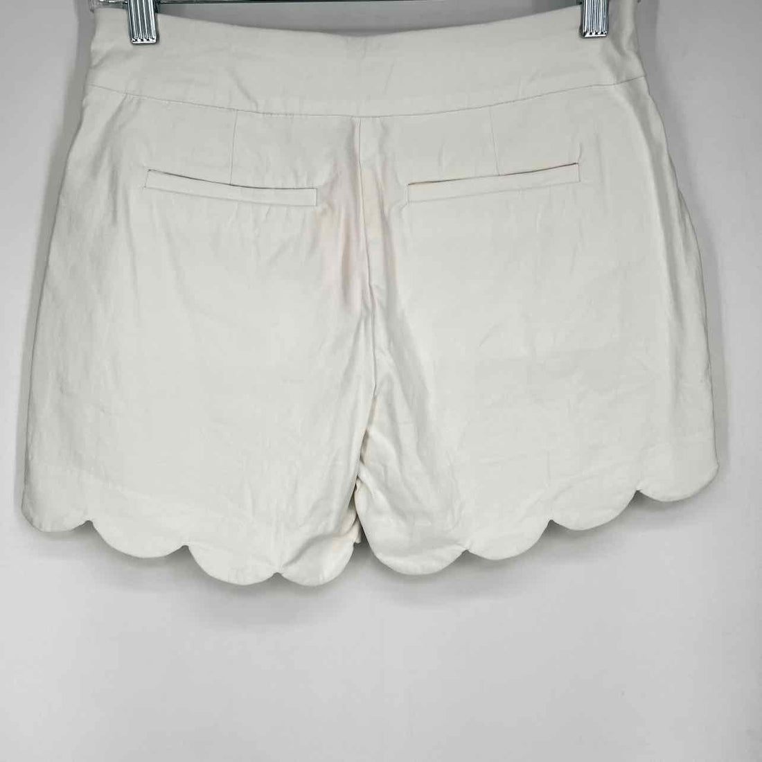 Crown & Ivy Size 4P White Shorts