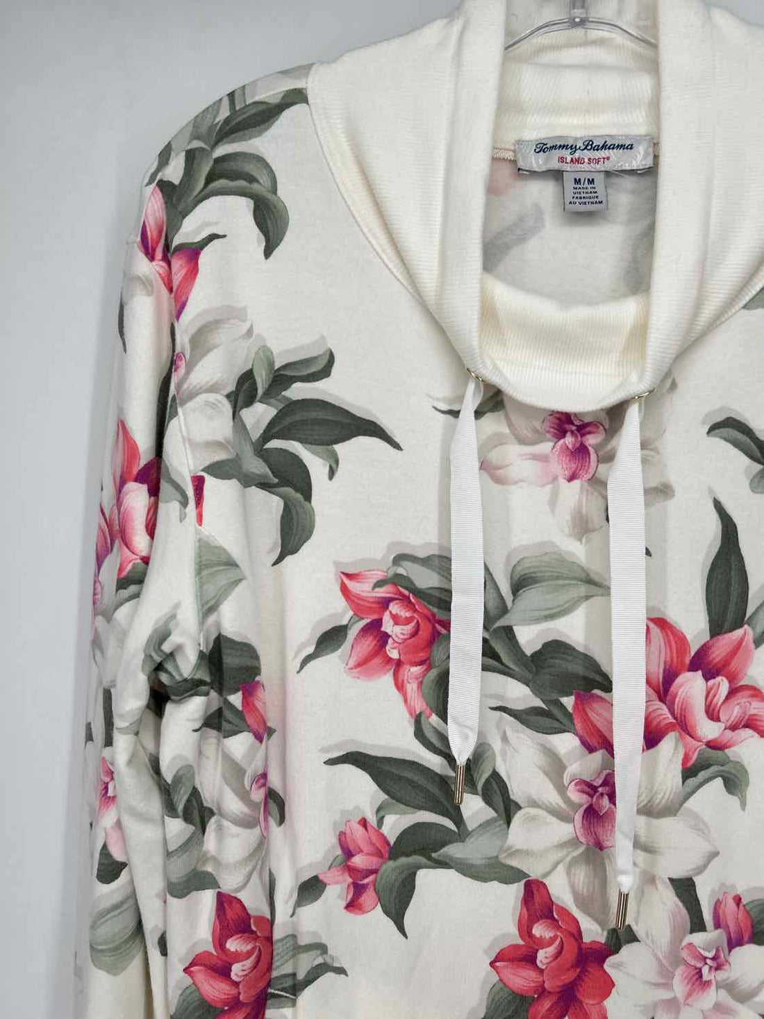Tommy Bahama Size M White Floral Sweater