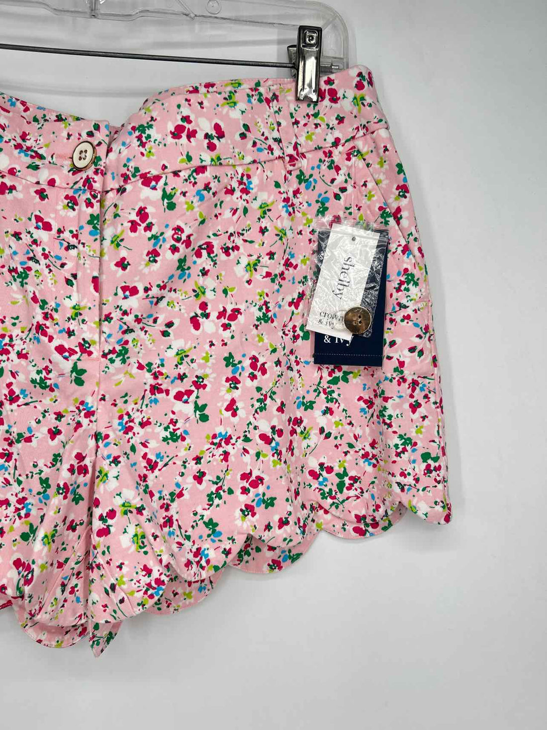 Crown & Ivy Size 10 Light Pink Print NWT Shorts