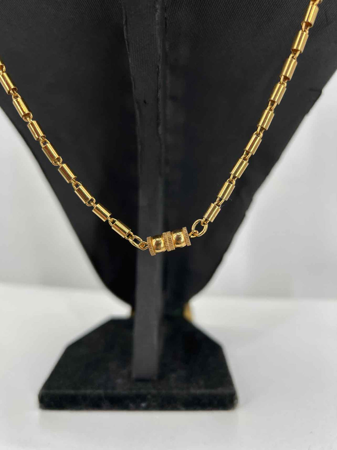 MDVII Gold Tone Green Necklace