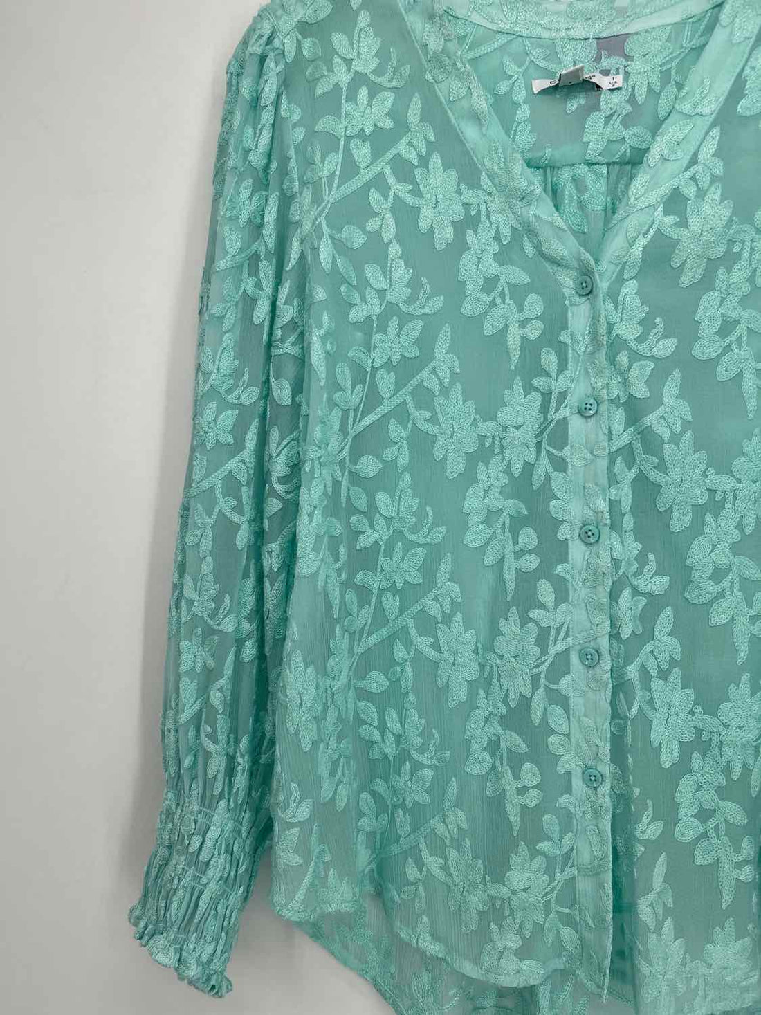 Chicos Size 1 (8) Light Blue Embroidered Long Sleeve