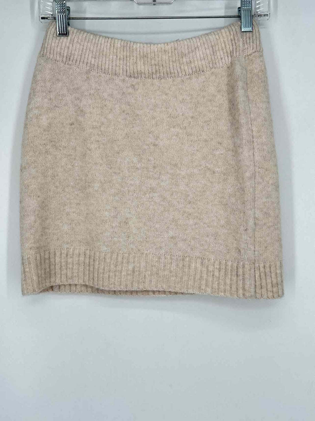 Klesis Size M Cream Sweater Skirts