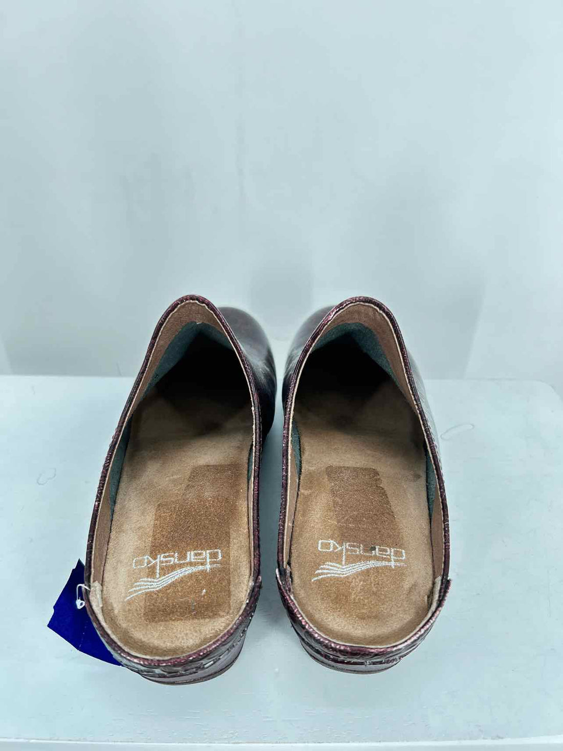 Dansko Women Size 36 (5.5-6) Dark Burgandy Clogs