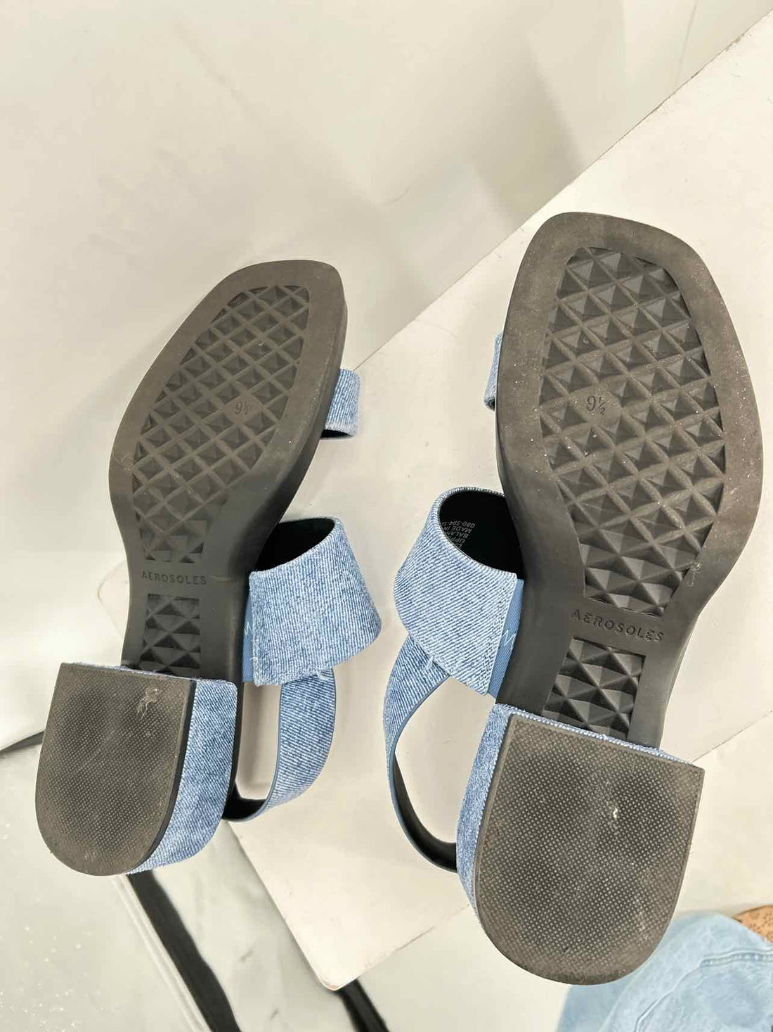 Aerosoles Women Size 9.5 Denim Sandals