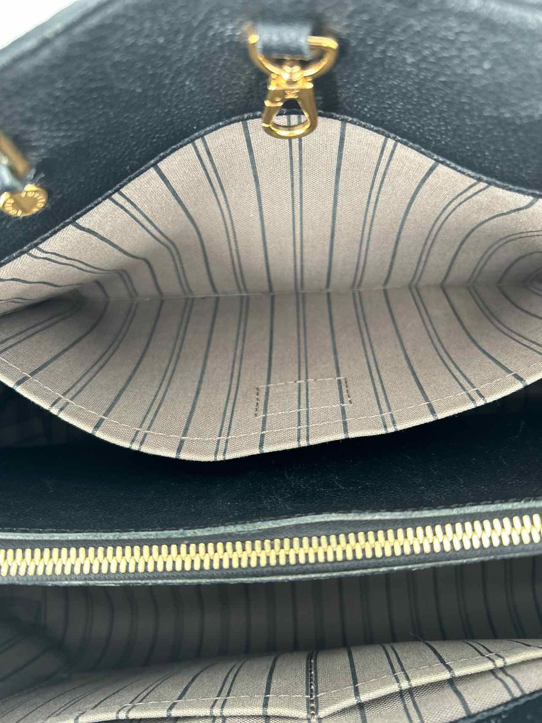 Louis Vuitton Black Leather Good LUXURY
