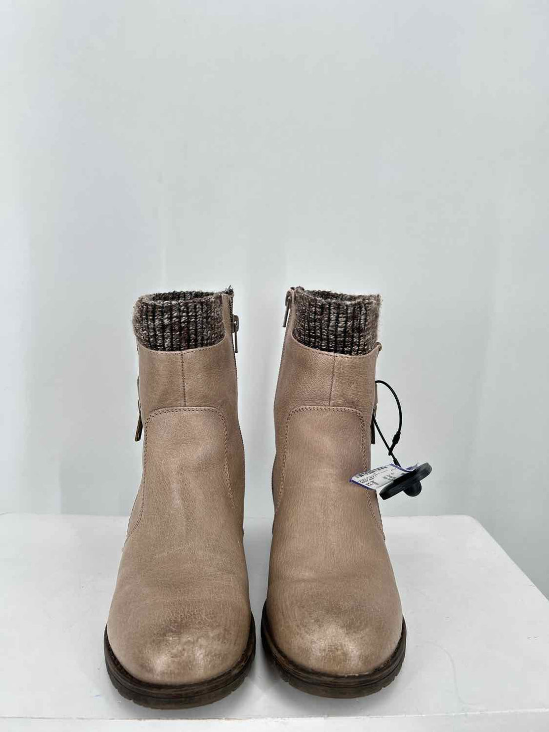 Baretraps Women Size 6.5 Taupe Combat Boot