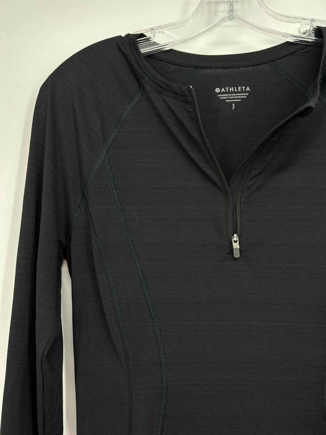 Athleta Size S Black Long Sleeve Active Tops