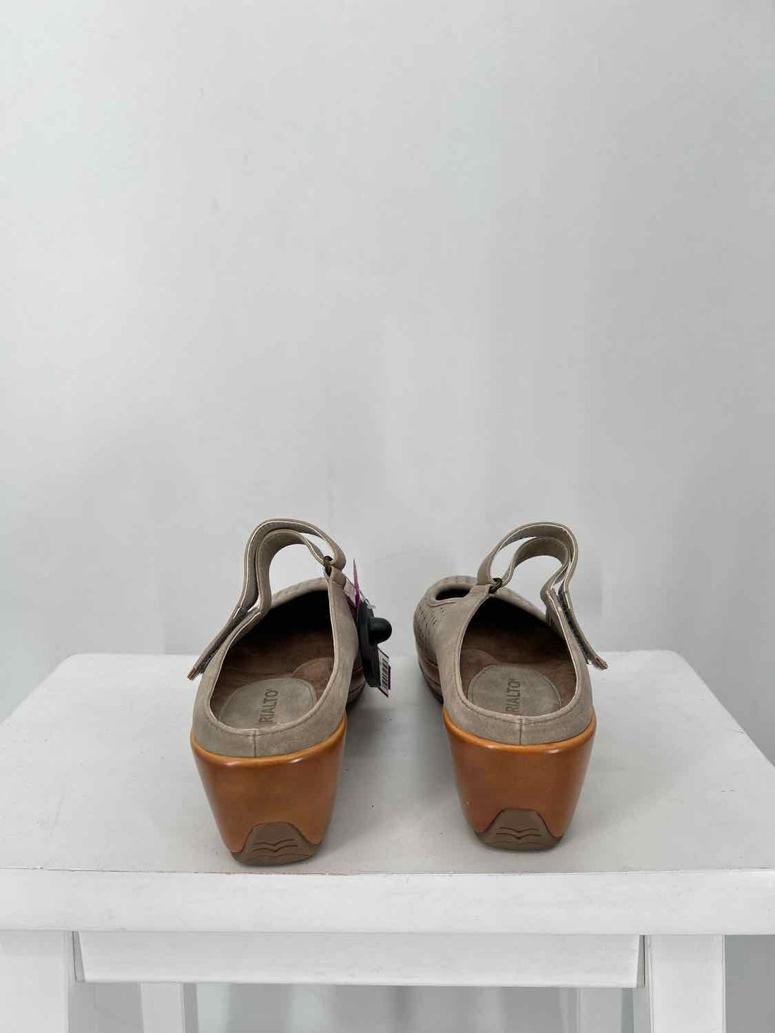 Rialto Women Size 9 Taupe Perforated Wedges