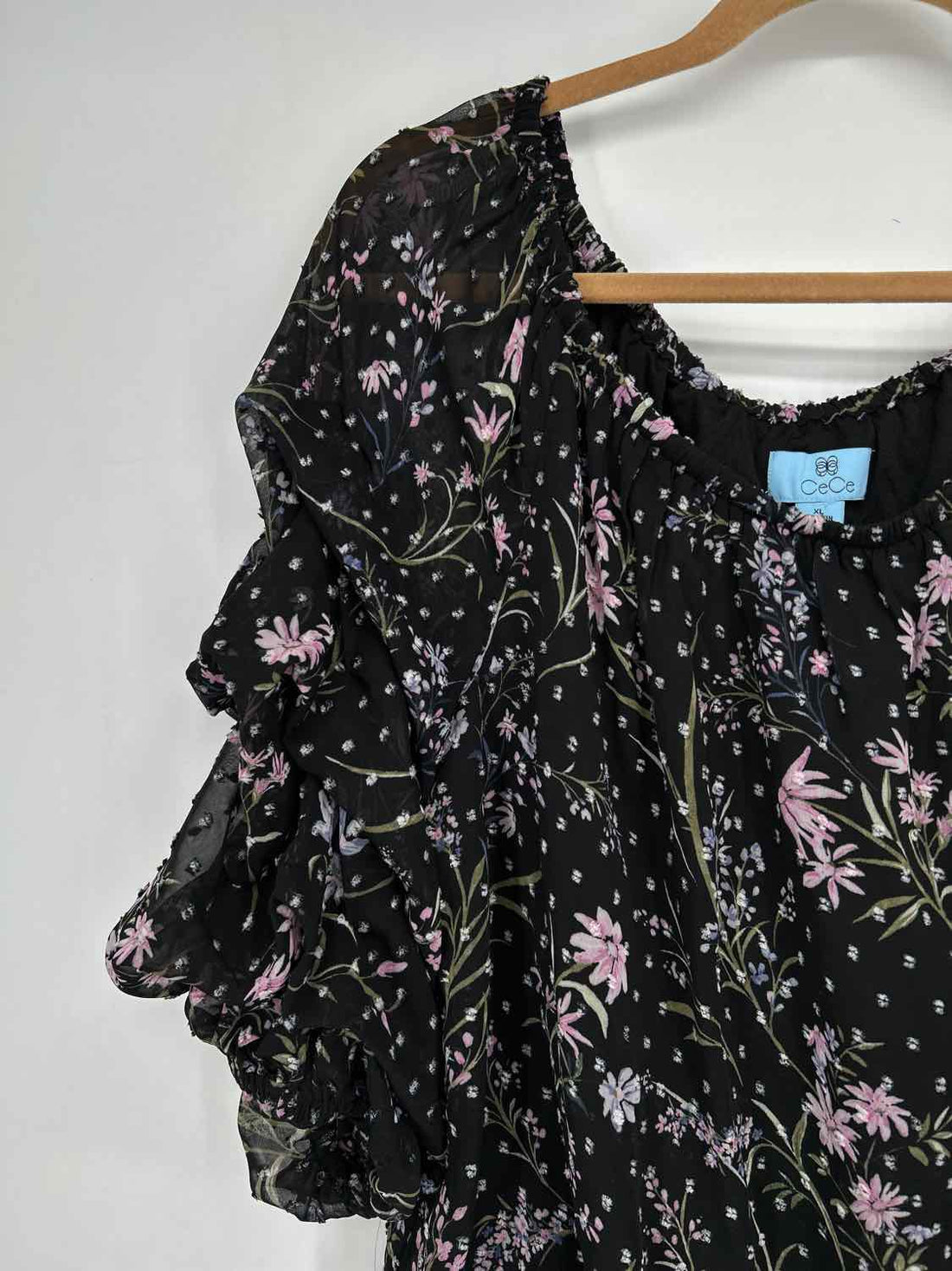 CeCe Size XL Black Floral Long Sleeve