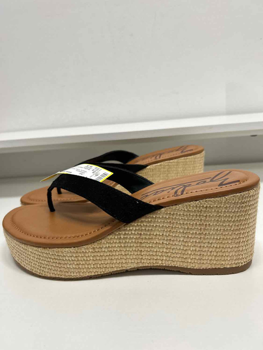 Zodiac Women Size 9.5 Black Like New Wedges